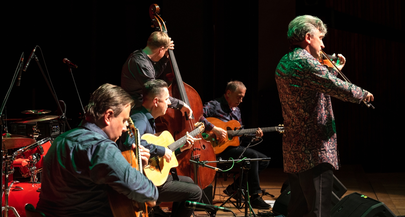 19th HOT JAZZ SPRING - Wojciesław Kamiński / Siergiej Wowkotrub Gypsy Swing / The Dixie Hot Licks