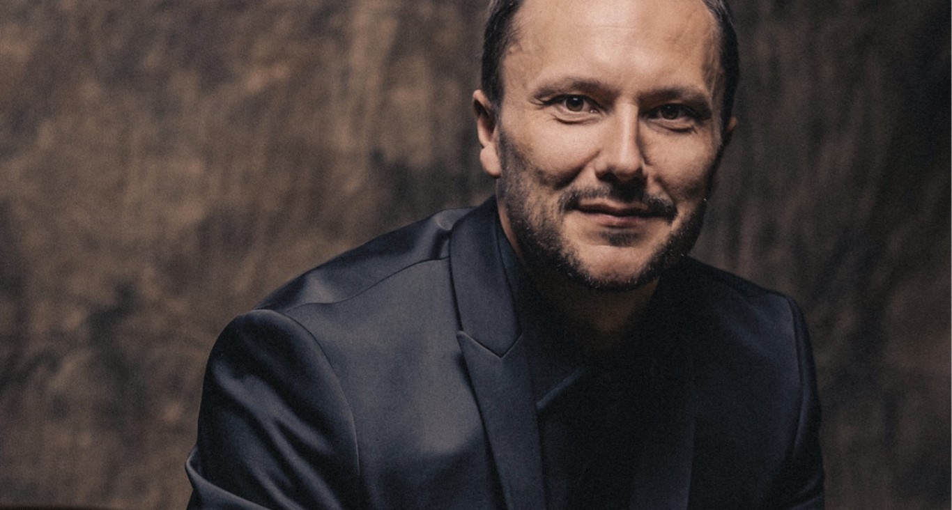  Mirosław Niewiadomski - Kameralnie z orkiestrą