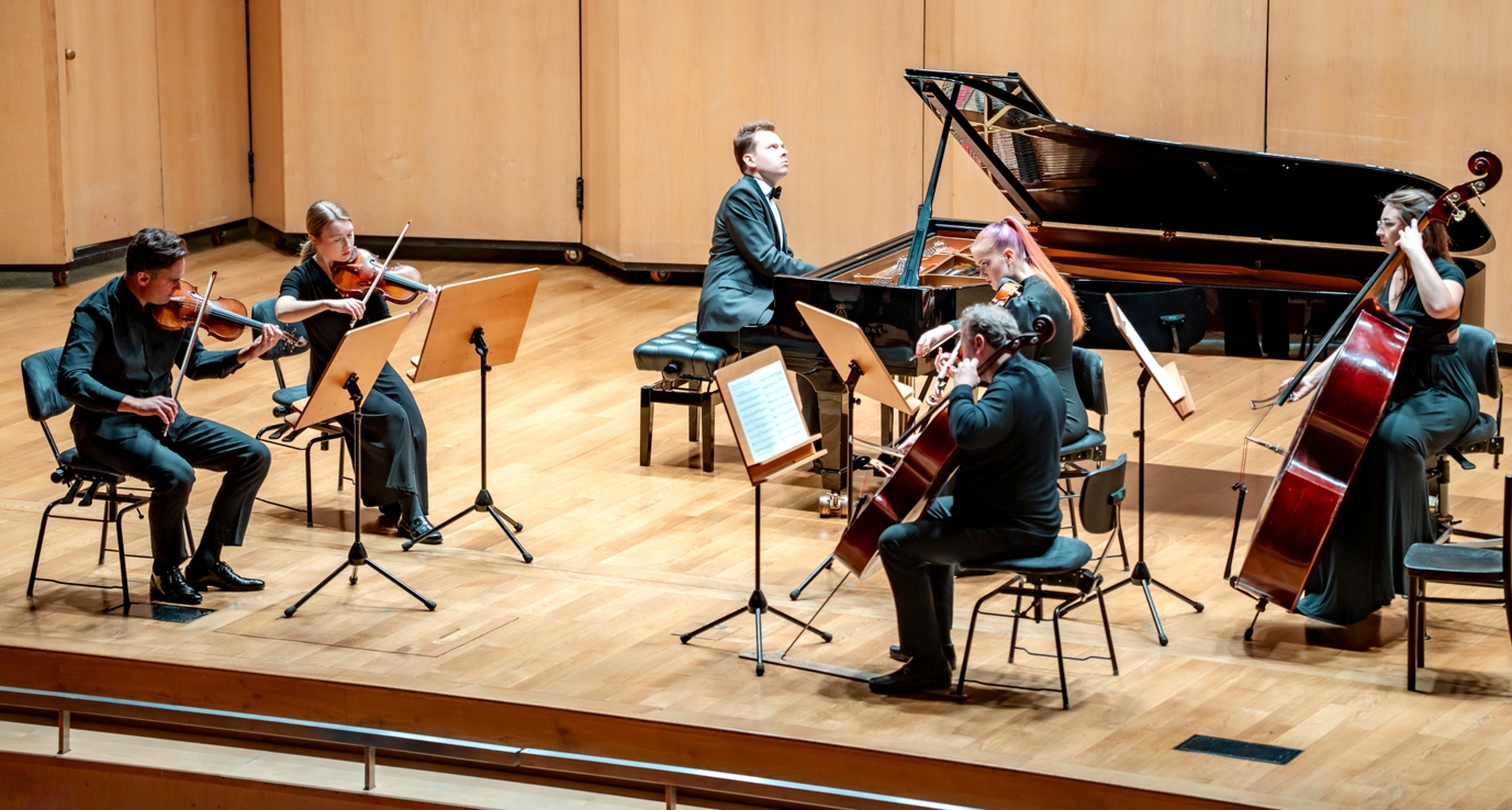 Efekt Chopina / Mateusz Krzyżowski