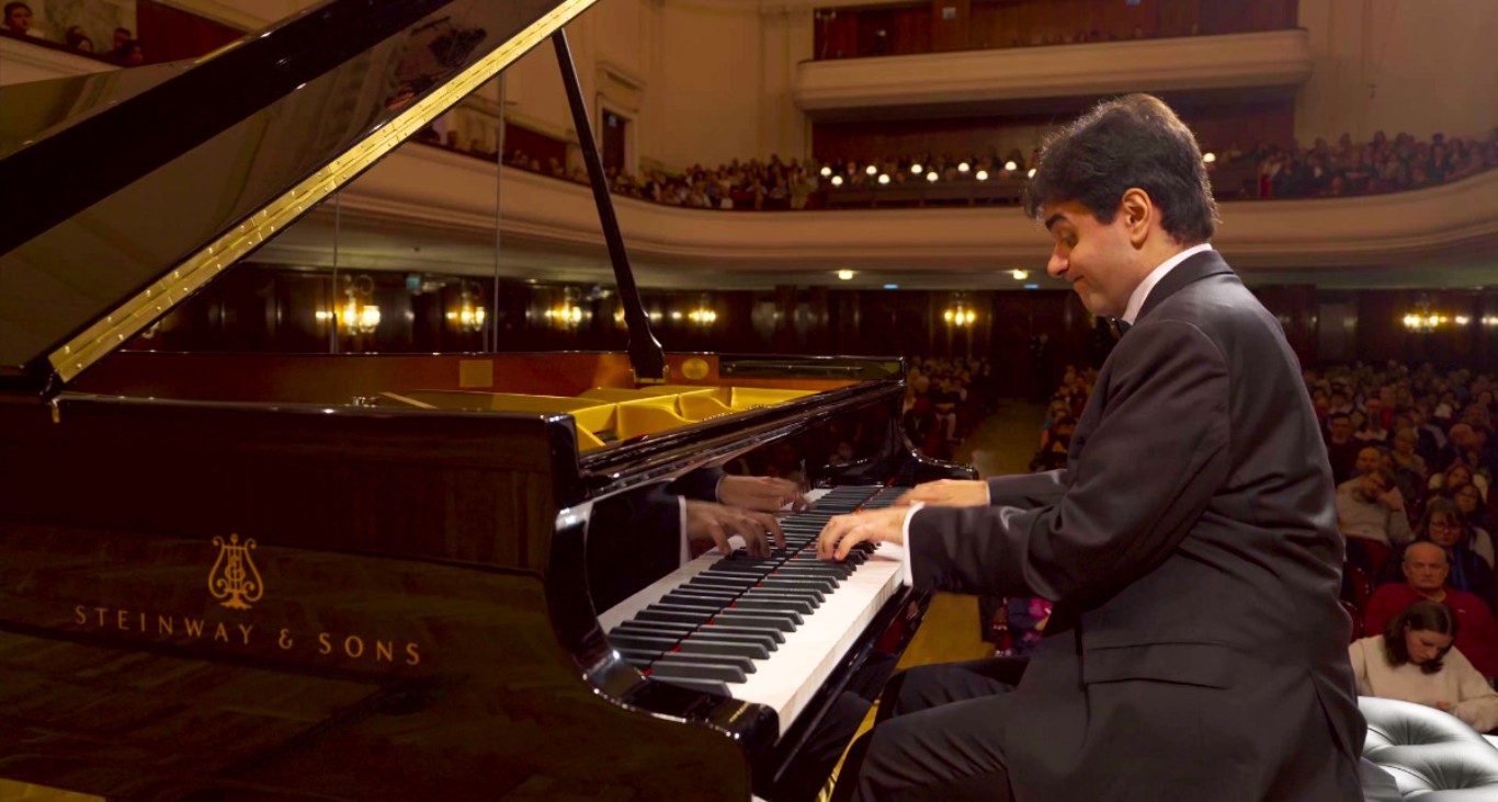David Khrikuli / Chopin f-moll